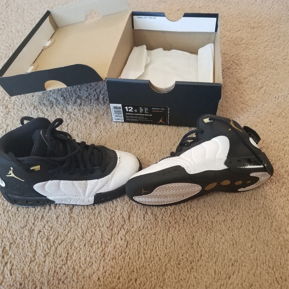 Jordan's black & White